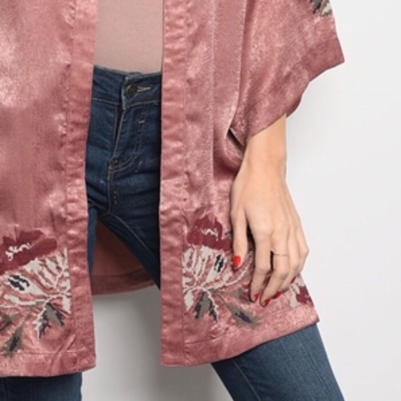 BLUSH EMBROIDERED SATIN DUSTER KIMONO - Picture 5 of 8
